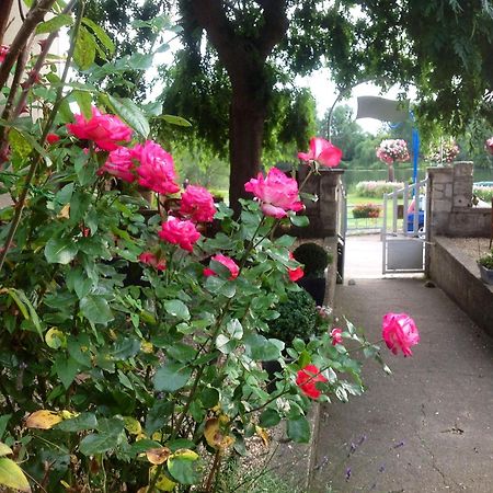 Chambres D'Hôtes La Villa Aliénor Les Andelys Esterno foto