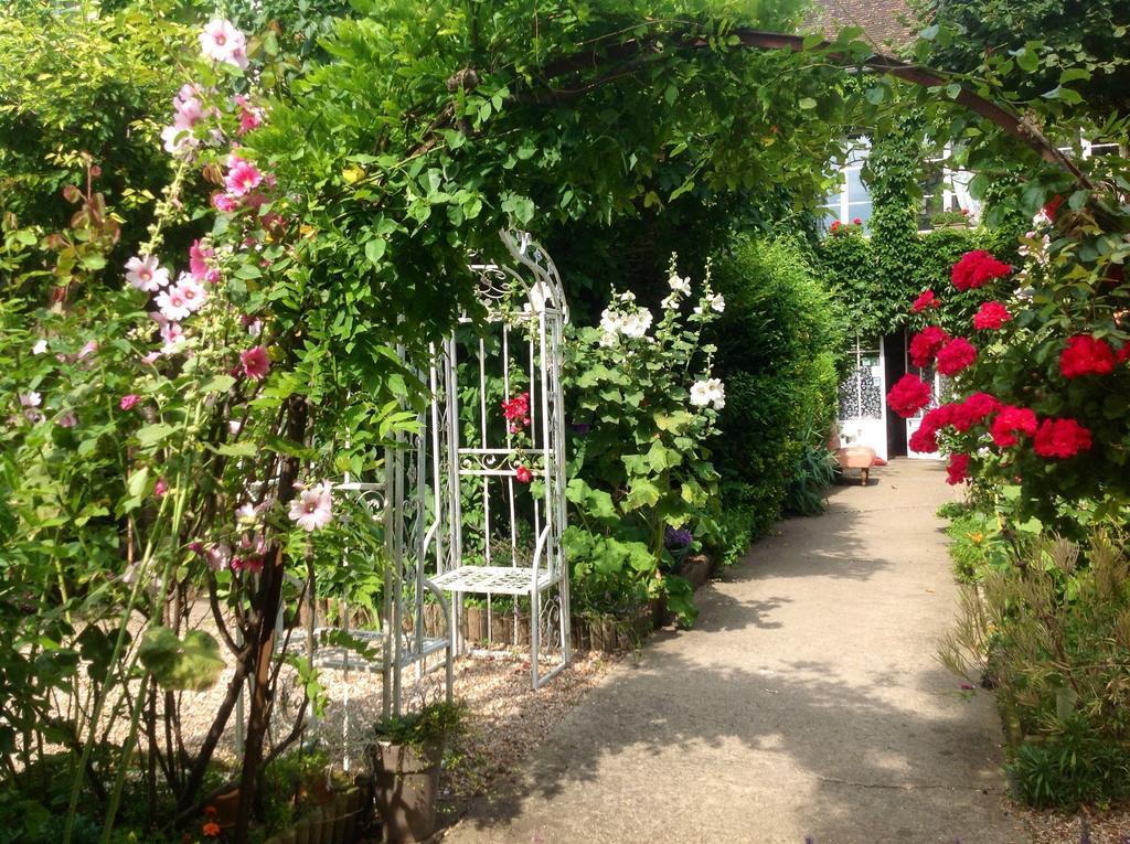 Chambres D'Hôtes La Villa Aliénor Les Andelys Esterno foto